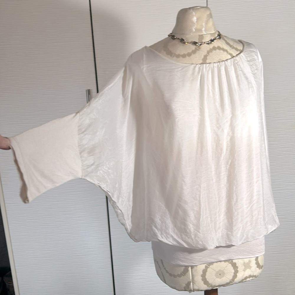 Pure silk European designer blouse, Sz M/L
